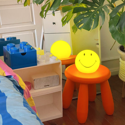 null Smiley Charging Table Lamp.